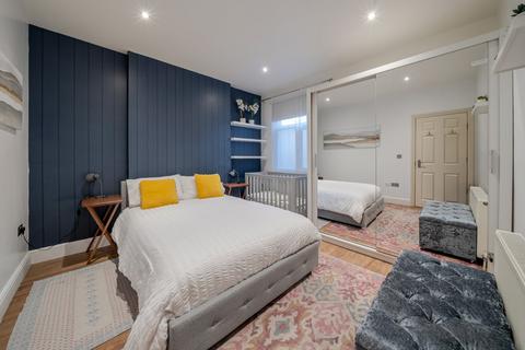 3 bedroom flat for sale, Angles Road, Streatham, London, SW16