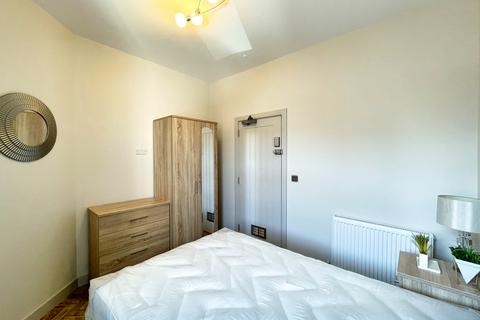 1 bedroom in a house share to rent, Ramuz Drive, Westcliff On Sea SS0