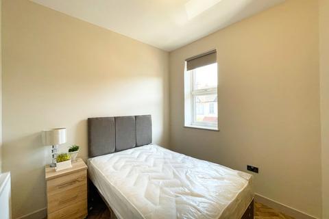 1 bedroom in a house share to rent, Ramuz Drive, Westcliff On Sea SS0