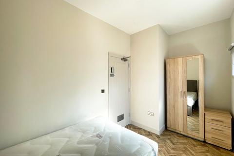 1 bedroom in a house share to rent, Ramuz Drive, Westcliff On Sea SS0