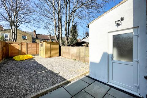 1 bedroom in a house share to rent, Ramuz Drive, Westcliff On Sea SS0