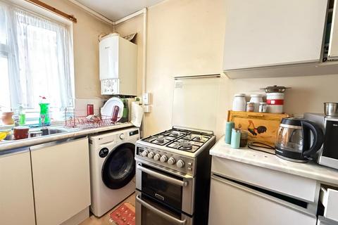 1 bedroom flat for sale, Mount Pleasant, Ilford