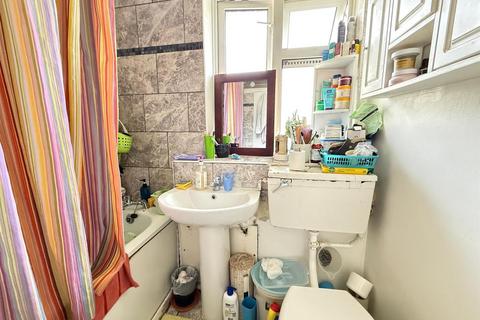 1 bedroom flat for sale, Mount Pleasant, Ilford