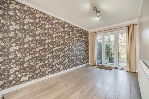 3 bedroom house for sale, Fullerton Drive, West Byfleet KT14