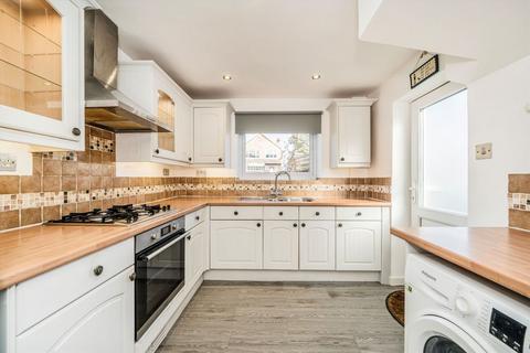 3 bedroom house for sale, Fullerton Drive, West Byfleet KT14