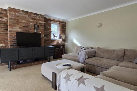 undefined, Cherry Tree Road, Woodbridge