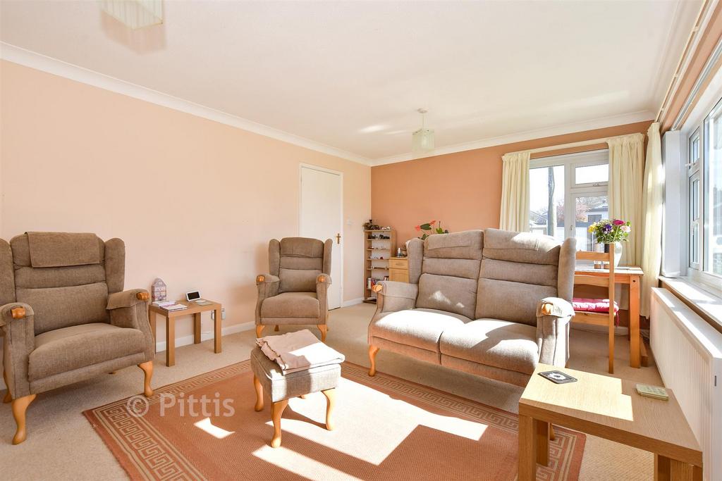 Lounge/ Dining Room