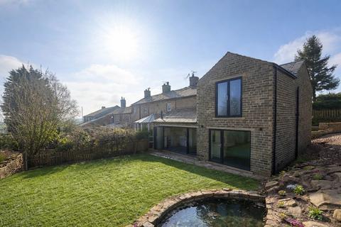 3 bedroom end of terrace house for sale, Black Edge Lane, Denholme, Bradford