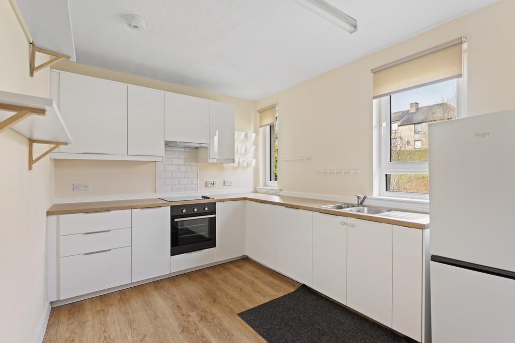 64 Stuart Terrace 11