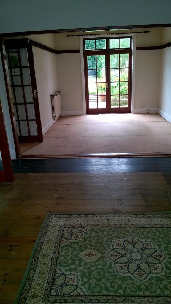 Lounge to Rear Doors