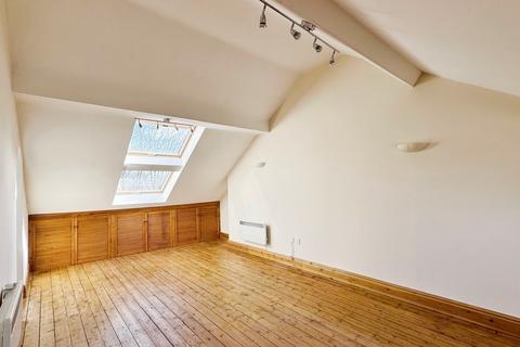 2 bedroom apartment for sale, 4 Buckstone Drive, Leeds LS19