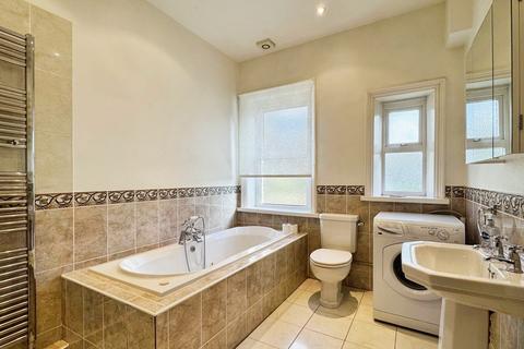 2 bedroom apartment for sale, 4 Buckstone Drive, Leeds LS19