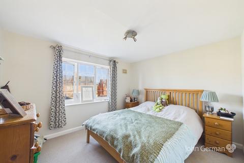 undefined, The Crescent, Mayfield