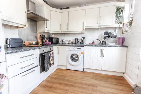 3 bedroom terraced house for sale, Westfield Road, Wellingborough NN8