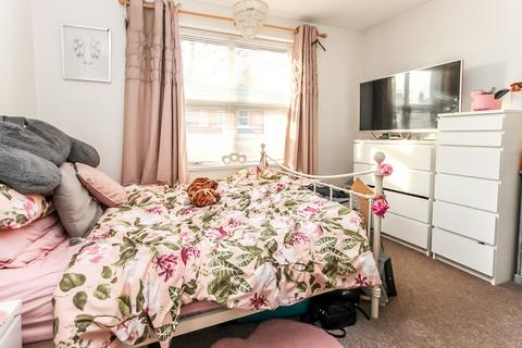 3 bedroom terraced house for sale, Westfield Road, Wellingborough NN8
