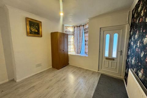 2 bedroom house to rent, Howard Road, Mansfield, NG19