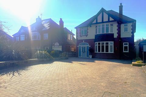 4 bedroom detached house for sale, Morley Road, Oakwood
