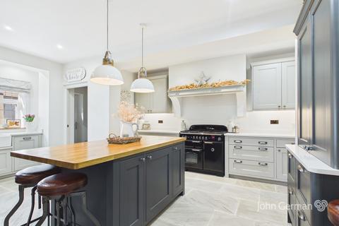 4 bedroom detached house for sale, Morley Road, Oakwood