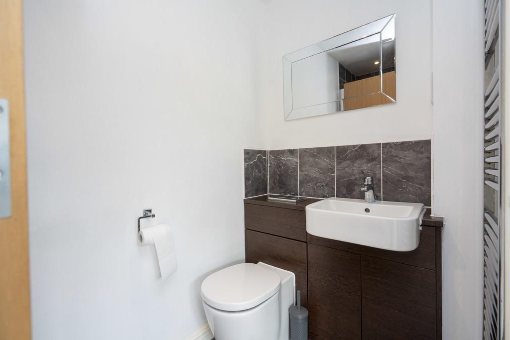 18 - En-suite 524 Leyland Road, Bathgate, EH48 2 UQ