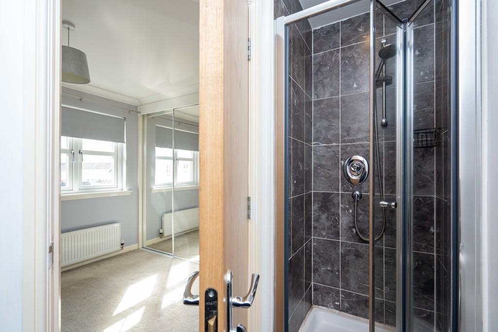 17 - En-suite 524 Leyland Road, Bathgate, EH48 2 UQ