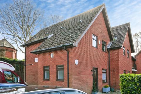3 bedroom end of terrace house for sale, Bidston Road, Prenton, CH43
