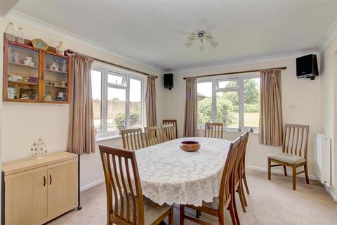 6 bedroom house for sale, Fourways, Alderton