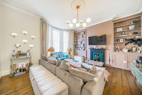 3 bedroom flat for sale, Tavistock Road, London W11