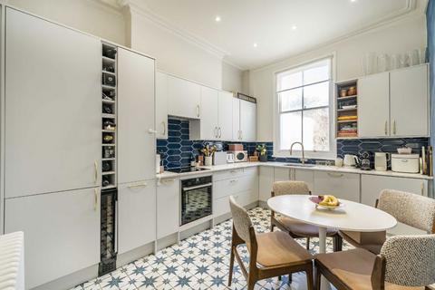 3 bedroom flat for sale, Tavistock Road, London W11