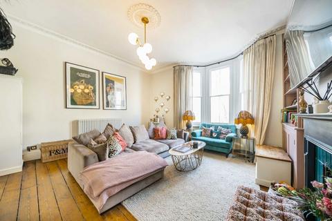 3 bedroom flat for sale, Tavistock Road, London W11