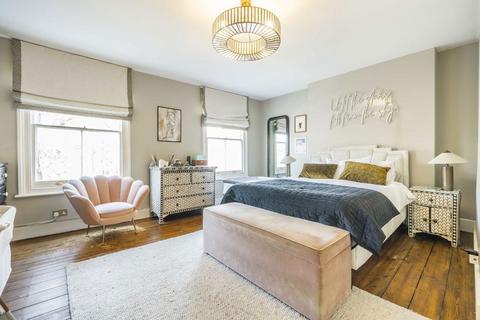 3 bedroom flat for sale, Tavistock Road, London W11