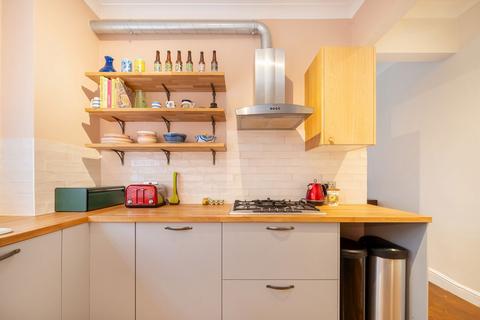 2 bedroom flat for sale, Melrose Avenue, London NW2