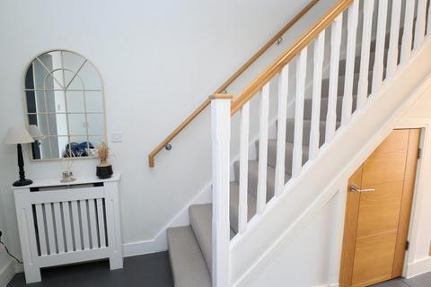 undefined, Woodview Way, Caterham