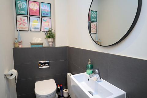undefined, Woodview Way, Caterham