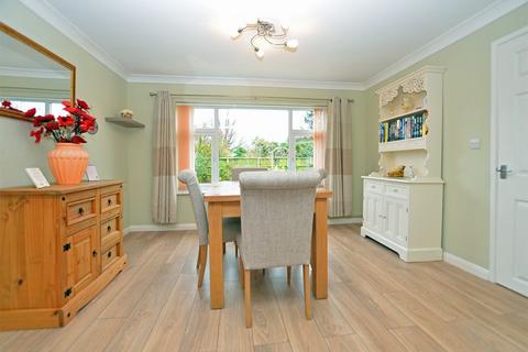 2 bedroom semi-detached bungalow for sale, Eastfields Close, King's Lynn PE30