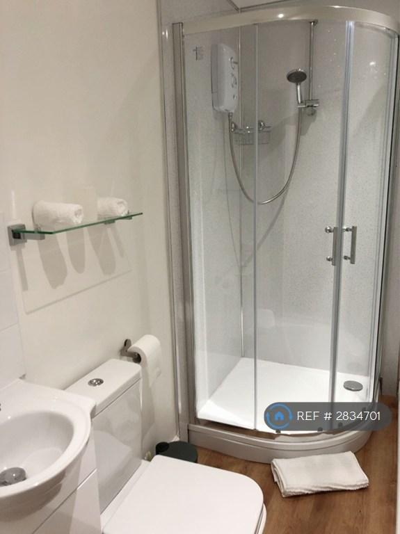 Room 1 En-Suite