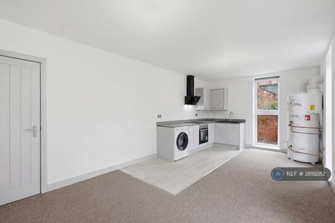 2 bedroom semi-detached house to rent, York Road, Birmingham, B16