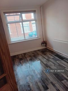 2 bedroom terraced house to rent, Milnthorpe St, Salford, M6