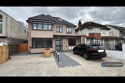 3 bedroom flat to rent, Edgwarebury Lane, Edgware, HA8