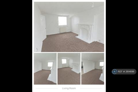 3 bedroom semi-detached house to rent, Pundeavon Avenue, Kilbirnie, KA25