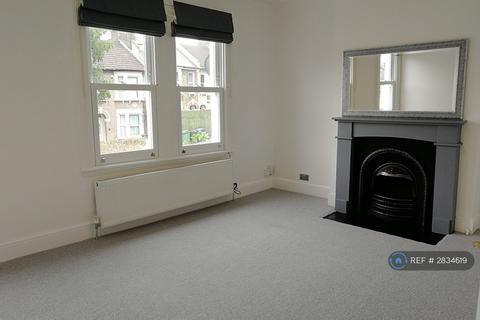 2 bedroom flat to rent, Blackheath, London, SE3