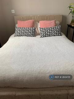 undefined, London, London, N11