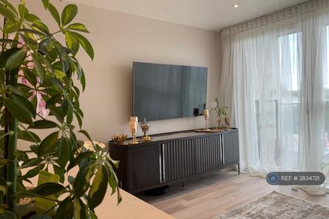 undefined, London, London, N11