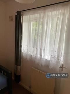 3 bedroom semi-detached house to rent, New Ashby Road, Loughborough, LE11