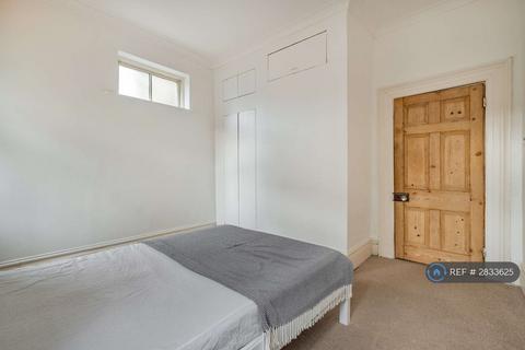 1 bedroom end of terrace house to rent, Bushey Hill Road, London, SE5