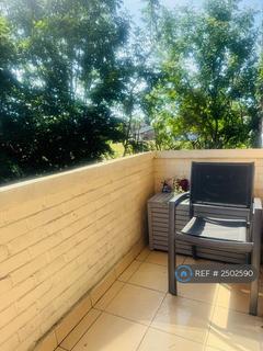 1 bedroom in a flat share to rent, Ealing/Acton Town, Ealing, W3