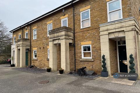 undefined, Horseshoe Crescent, Southend-On-Sea, SS3