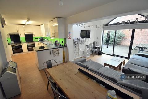undefined, Hillside Court, Reading, RG1