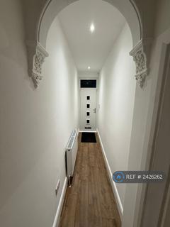 2 bedroom terraced house to rent, Burton Avenue, Doncaster, DN4