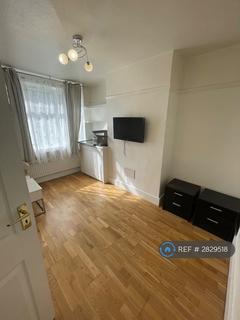 undefined, Shelley Avenue, Greenford, UB6