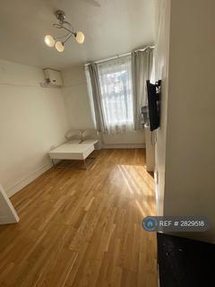 undefined, Shelley Avenue, Greenford, UB6